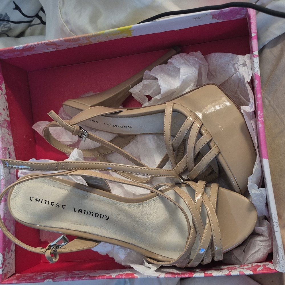 Chinese Laundry Teaser Playform Heels